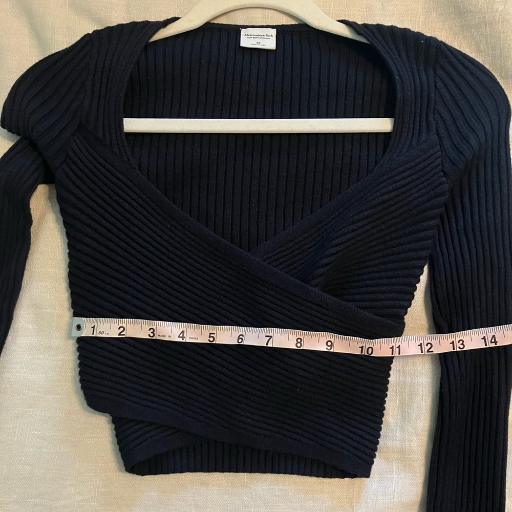 Abercrombie & Fitch LuxeLoft Black Sweater Wrap Top (xs) - Picture 4 of 5
